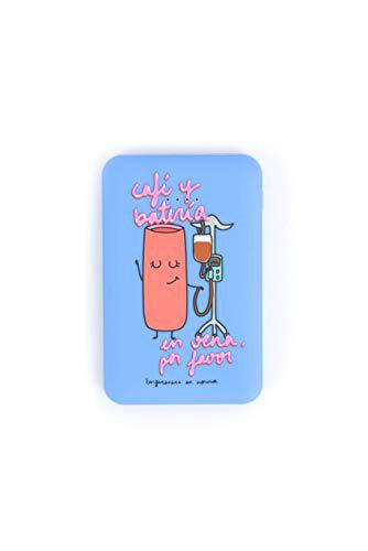 Wondee Global Brands Services Power Bank de 5.000 mAh con diseño de Enfermera en Apuros; Texto Café en Vena por Favor sobre Fondo Azul; Capacidad de 2 a 3 Cargas y Dos Puertos USB